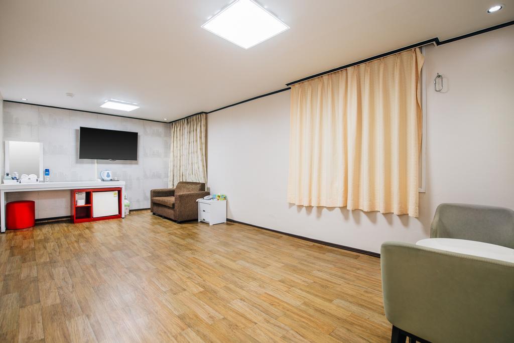 Oakra Hotel Jeju Exterior photo
