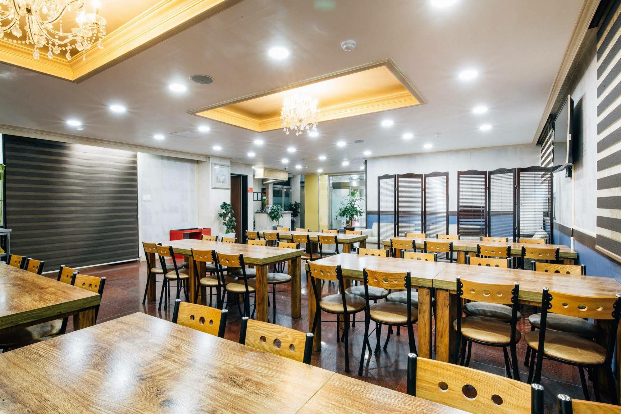 Oakra Hotel Jeju Exterior photo